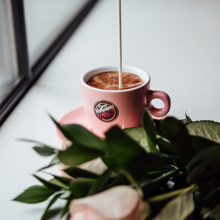 Café solidaire Women in Coffee par Caffè Vergnano distribué par Bacio.