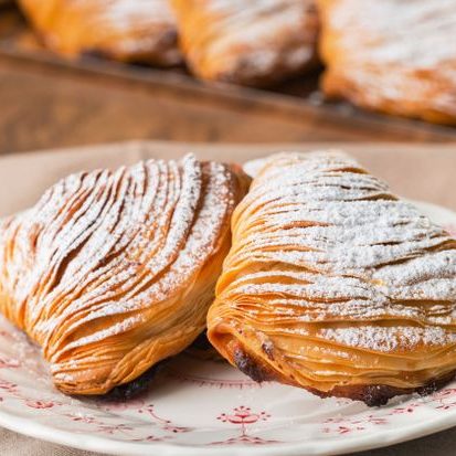 Pâtisseries artisanales italiennes fraîches et gourmandises livrées à domicile par Bacio.